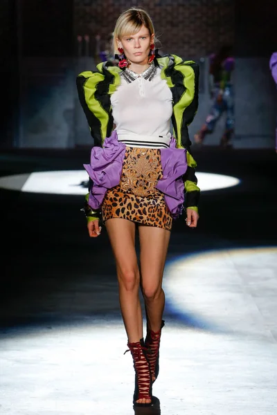 Look 29